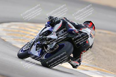 media/Dec-17-2022-SoCal Trackdays (Sat) [[224abd9271]]/Turn 10 Backside (120pm)/